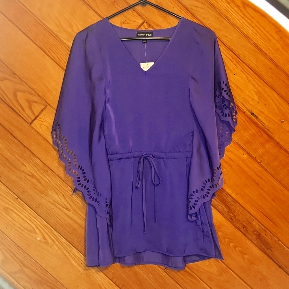 Fashion Bug purple tunic top size small *needs repaired*